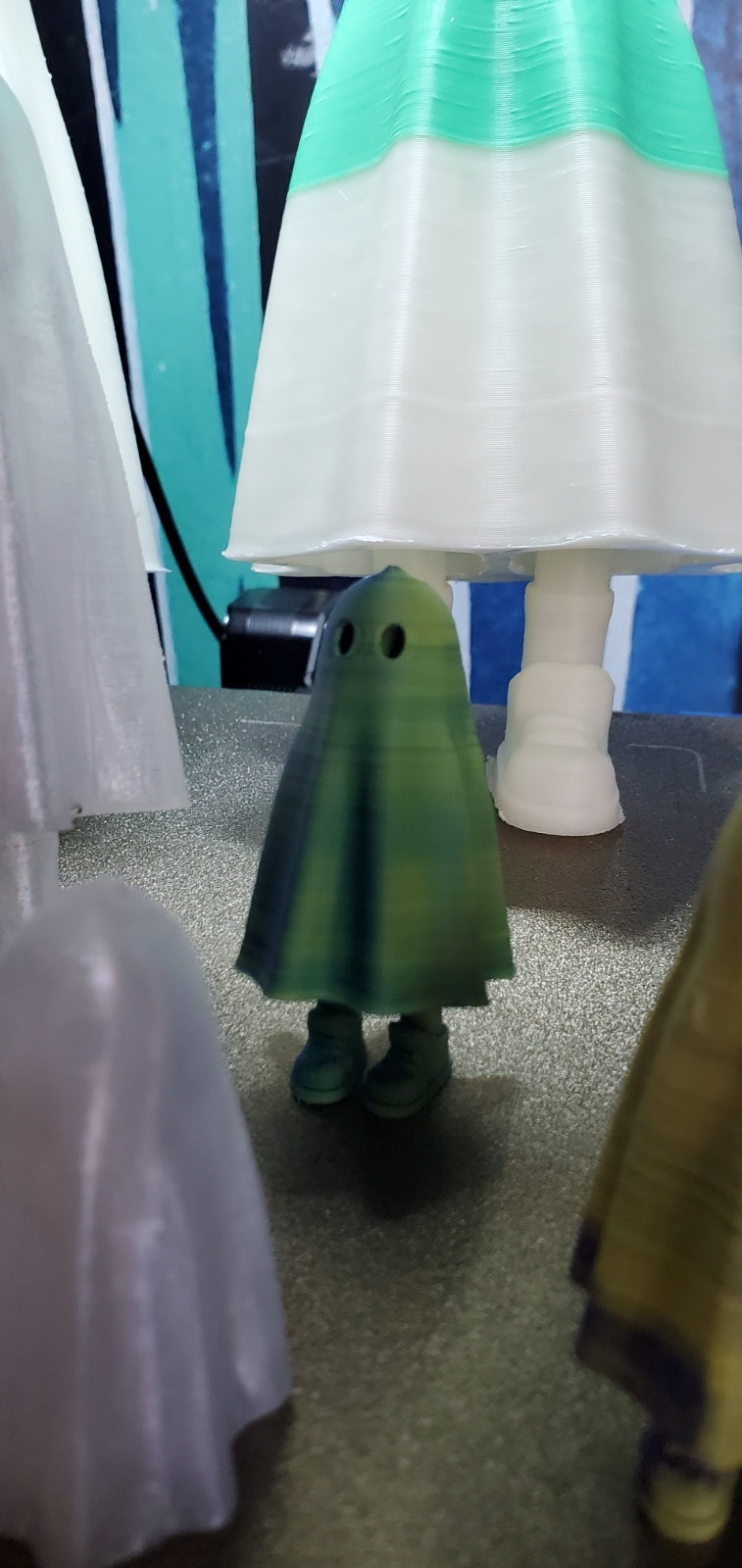 Ghost with pop out legs!