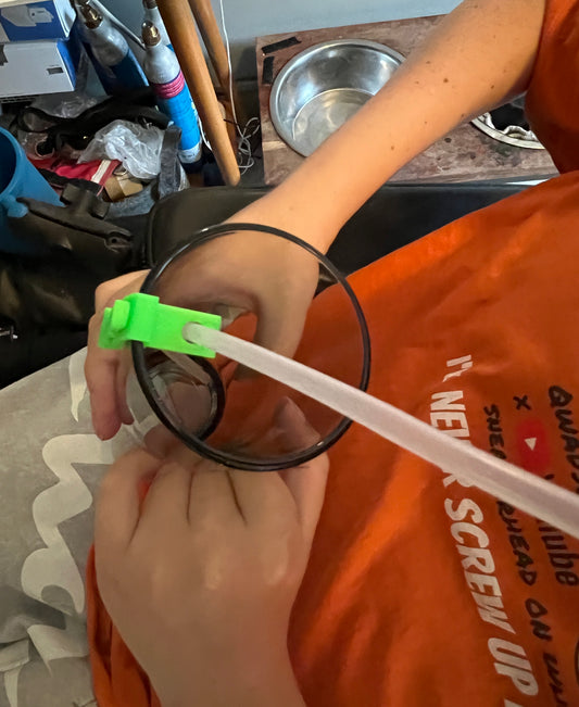 QwadSip Straw holder: Effortless Sipping, Anytime, Anywhere