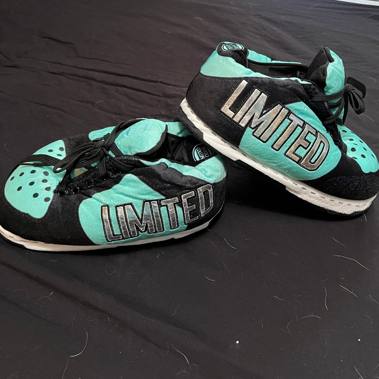 QwadKicks Sneakers Slippers !