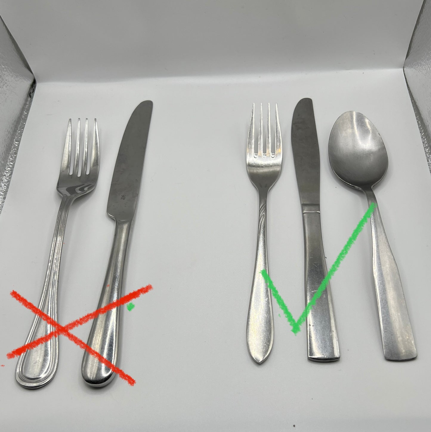THE EATER-ATOR Utensil holder