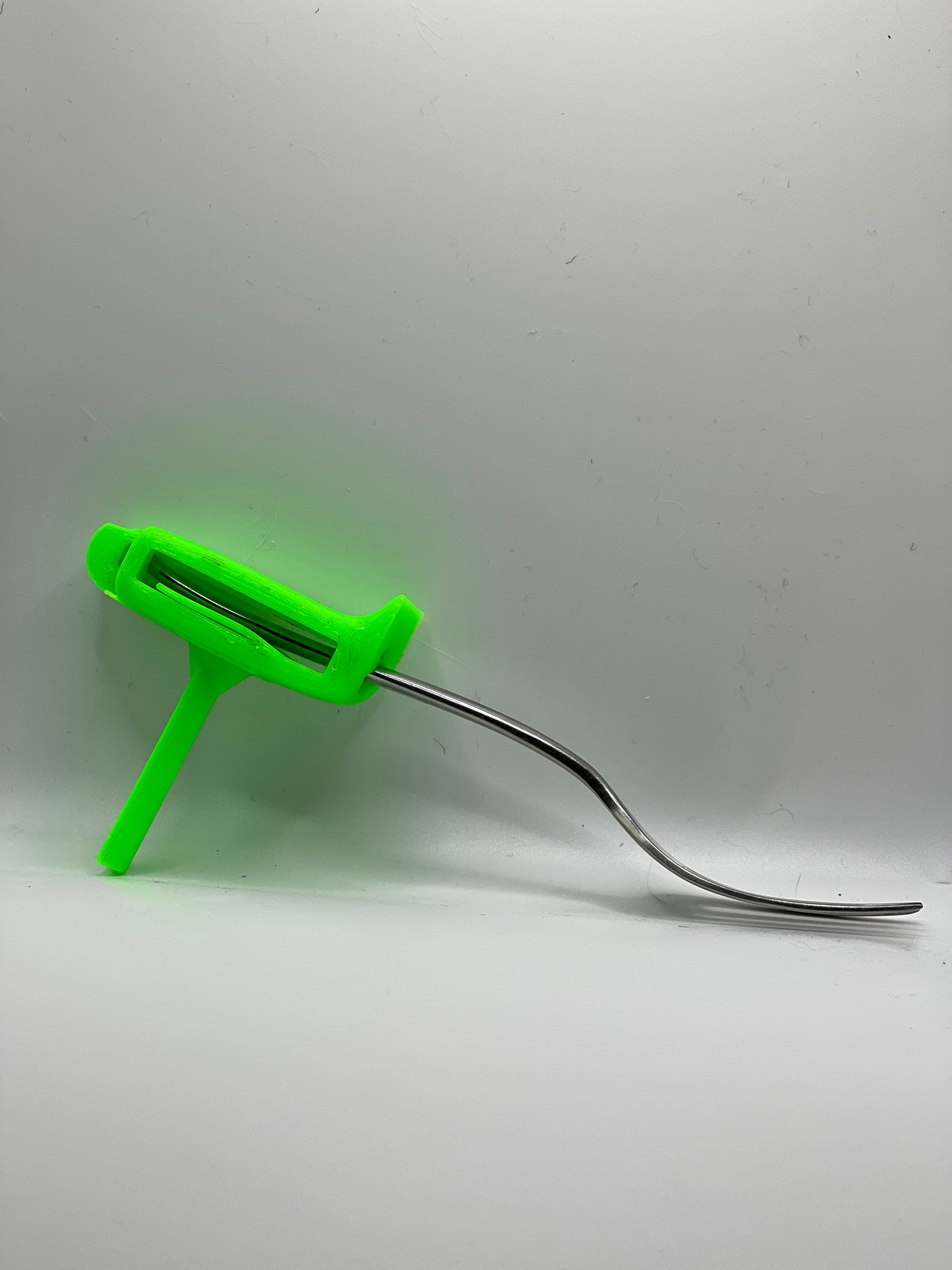 THE EATER-ATOR Utensil holder